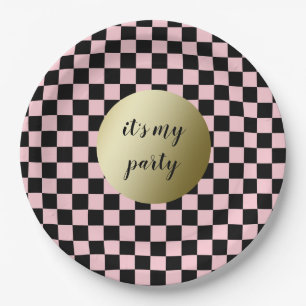 Cool retro pink black checkered checks party decor paper plates