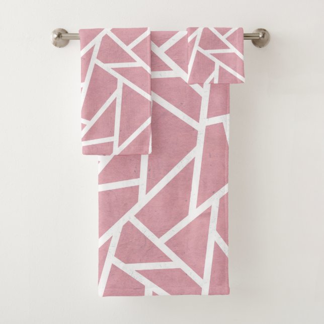Coral and white mosaic pattern bath towel set (Insitu)