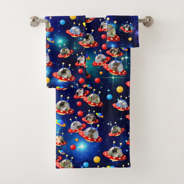 Cosmic Kittens in Alien Spaceship UFO Sci-fi Scene Bath Towel Set (Insitu)