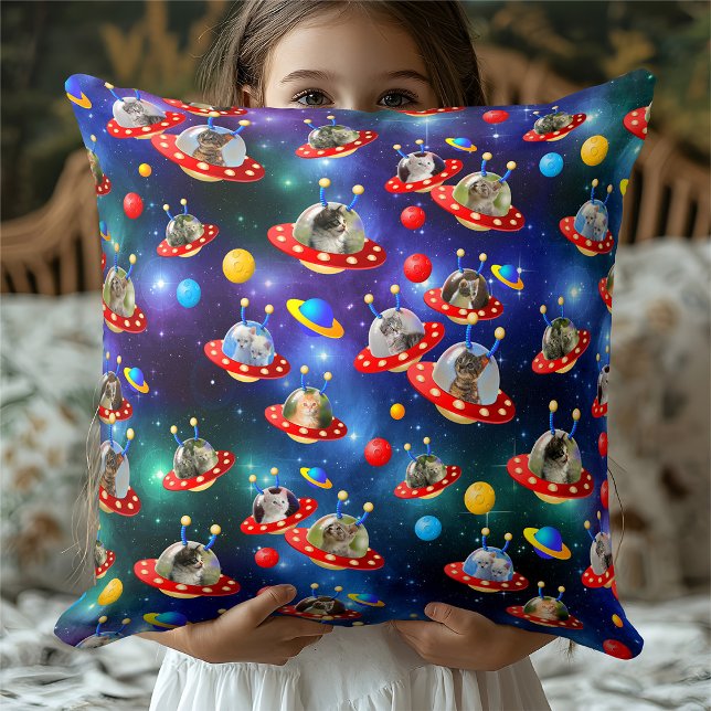 Cosmic Kittens in Alien Spaceship UFO Sci-fi Scene Throw Pillow (Creator Uploaded)