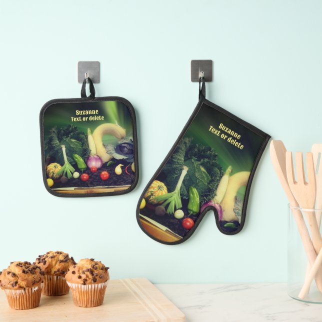 Country Fair Prize Vegetables Personalized Oven Mitt & Pot Holder Set (Insitu(Hanging))