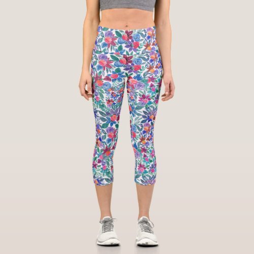 Country Floral Strawberries Watercolor Pattern Capri Leggings