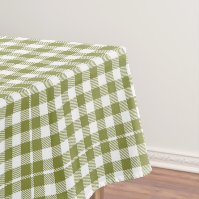 Country House Green Checkered Gingham Rustic Tablecloth (In Situ)
