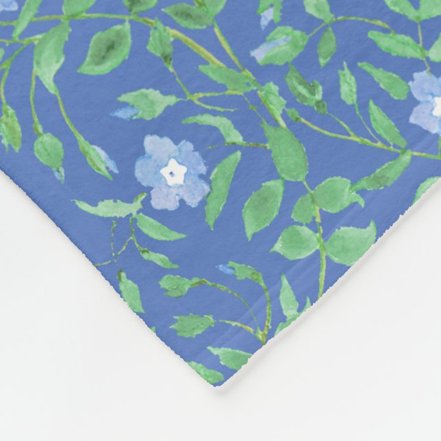 Country-style Blue Green Floral Periwinkle Pattern Fleece Blanket (Corner)