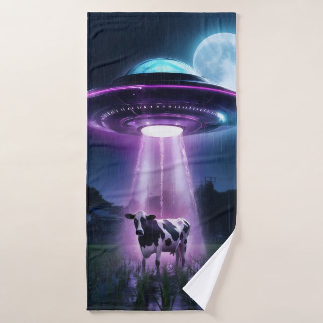 Cow meets aliens. bath towel (Bath Towel)