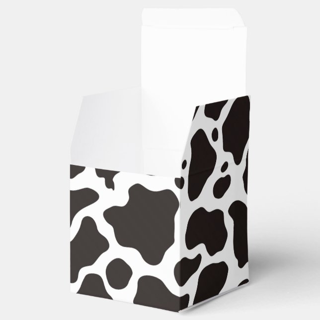 Cow pattern background favor boxes (Opened)