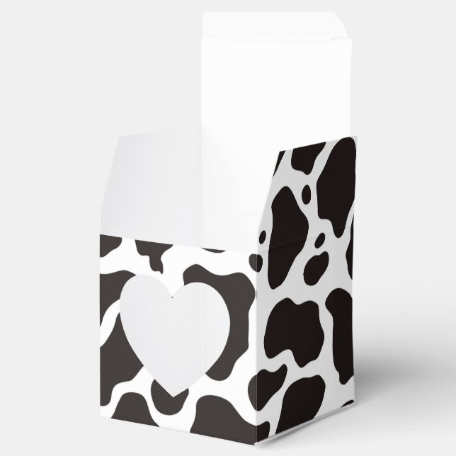 Cow pattern background favor boxes (Opened)