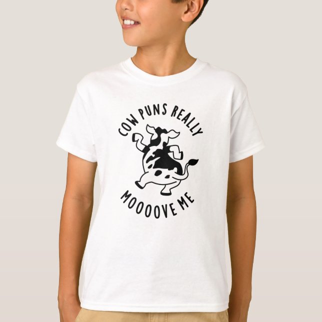 Cow Puns Really Mooove Me Funny Animal Pun  T-Shirt (Front)