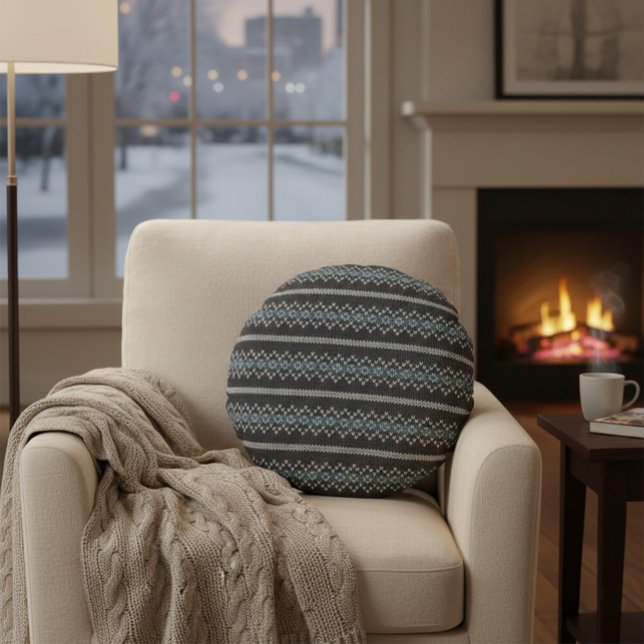 Cozy Knitted Pattern Black and Gray  Round Pillow (Creator Uploaded)