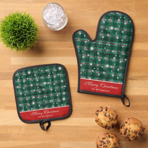 Cozy Red  Green Buffalo Plaid Snowflakes Custom Oven Mitt  Pot Holder Set