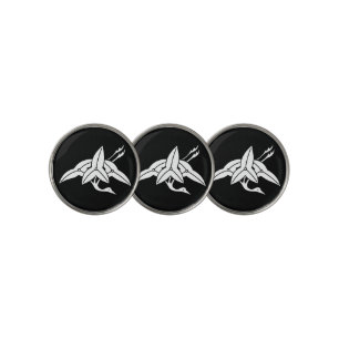 Crane-shaped arrowhead golf ball marker