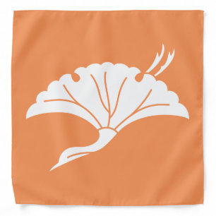 Crane-shaped ginkgo leaf bandana