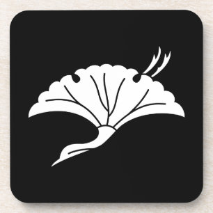 Crane-shaped ginkgo leaf coaster