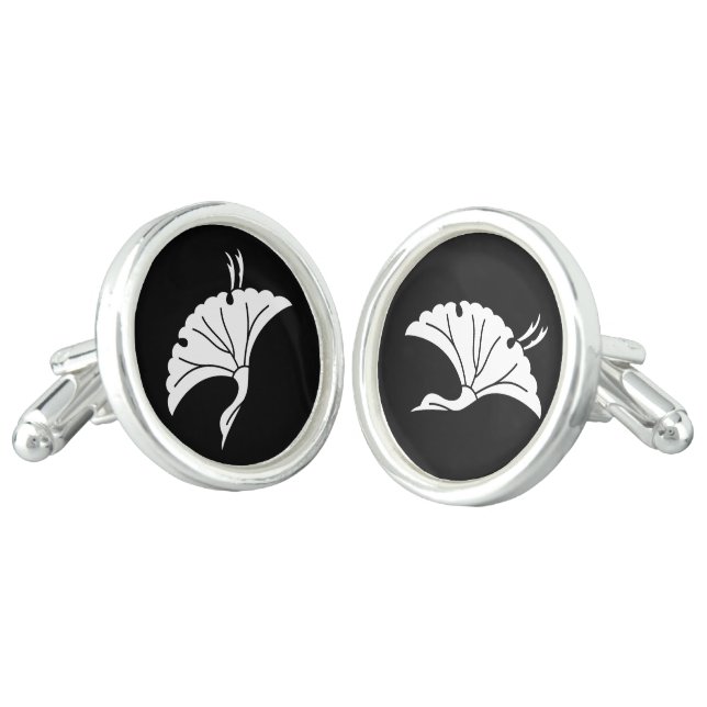 Crane-shaped ginkgo leaf cufflinks (Angled)
