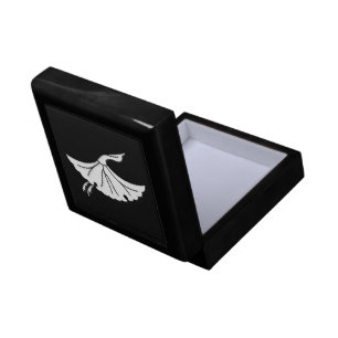 Crane-shaped ginkgo leaf gift box