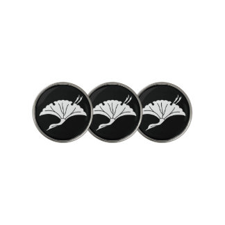 Crane-shaped ginkgo leaf golf ball marker