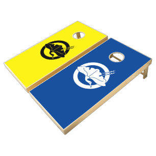Crane-shaped ginkgo leaf on circle cornhole set