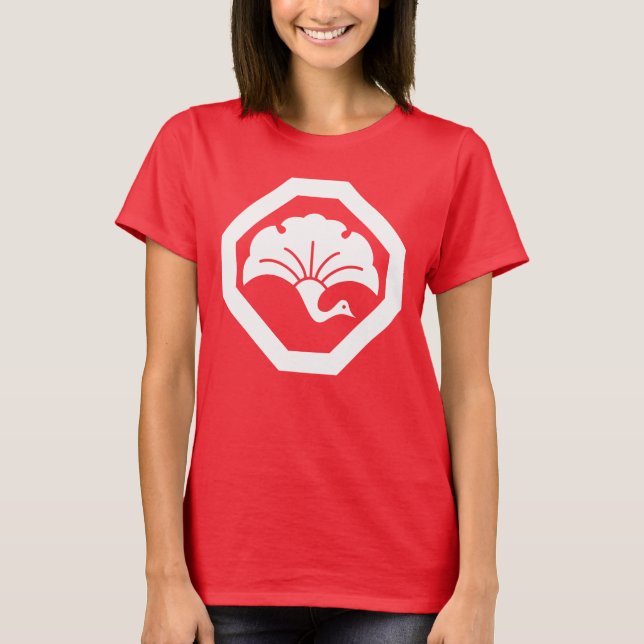 Crane-shaped ginkgo leaf on tray T-Shirt (Front)
