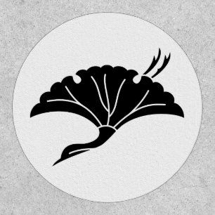 Crane-shaped ginkgo leaf patch