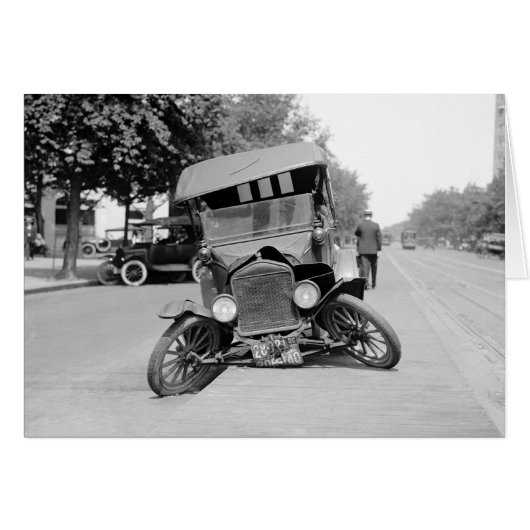 Crashed Vintage Car, 1922 Cards (Front Horizontal)