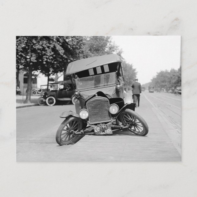 Crashed Vintage Car, 1922 Postcard (Front)