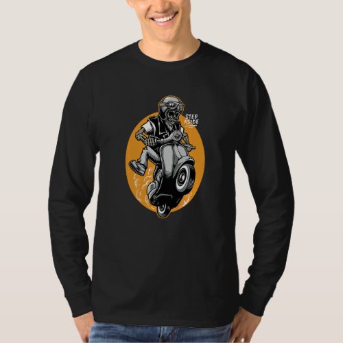 Crazy Skull Man Roller Rider Moped Scooter Mens T_Shirt