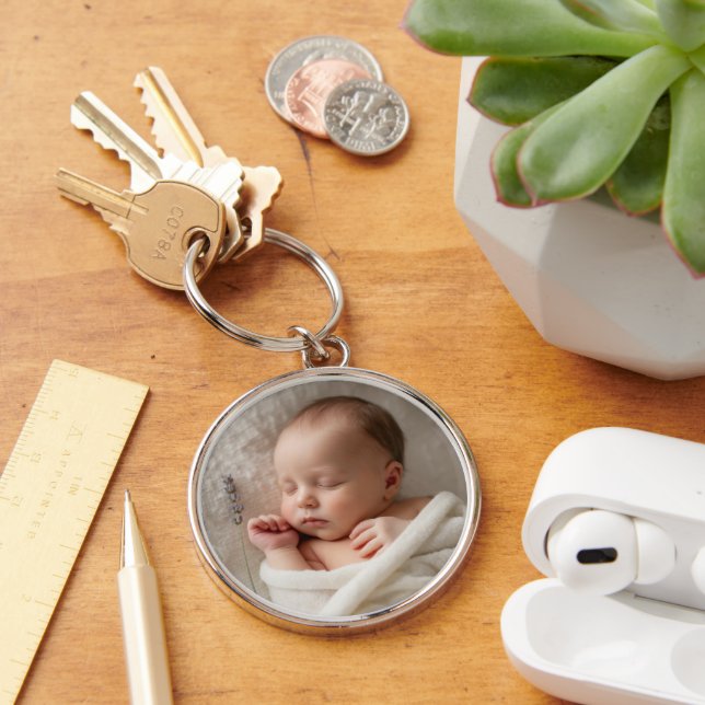 Create your own custom baby keychain (Desk)
