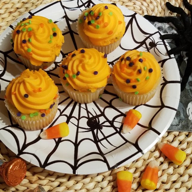 Creepy Spider Web Paper Plates (Creator Uploaded)