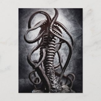 Creepy Statue of an Ancient Alien Entity