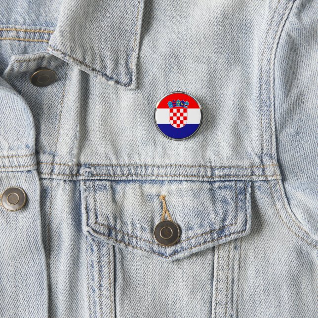 Croatian Flag With Coat of Arms Button (In Situ)