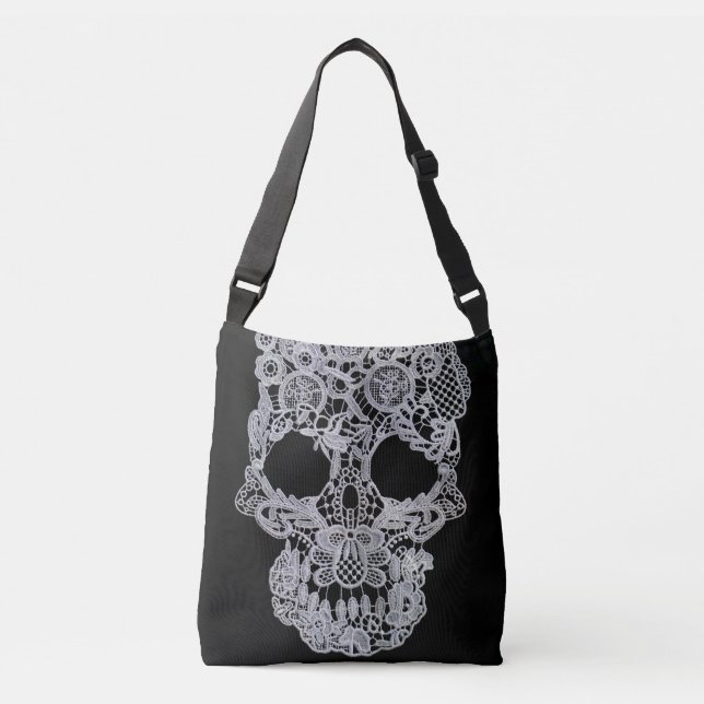 Crochet skull tote bag. (Front)