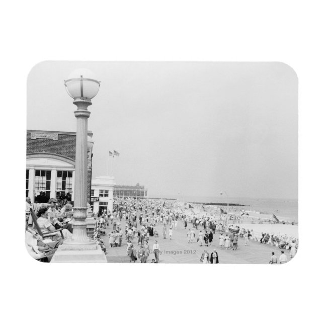 Crowds 2 magnet (Horizontal)