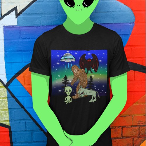 Cryptid Big Foot Alien Mothman UFO Chupacabra    T_Shirt