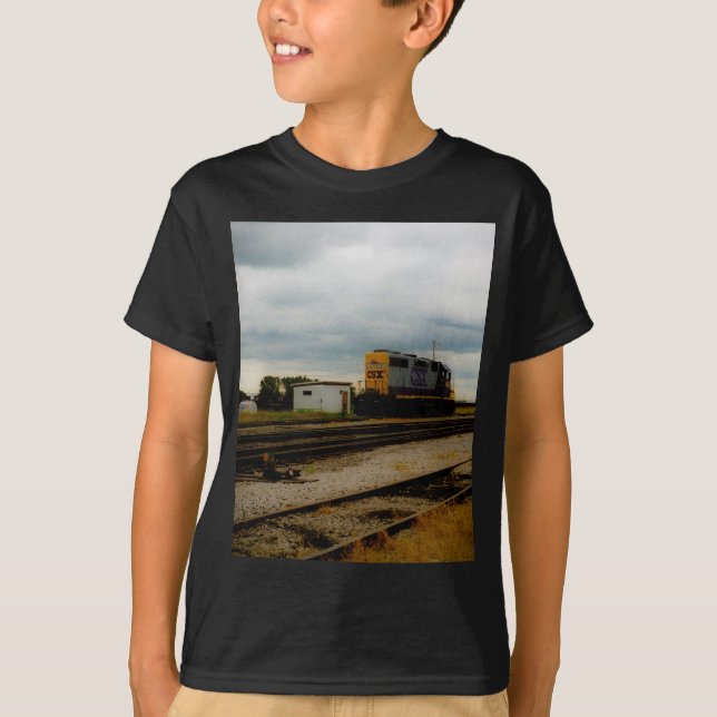 CSX Railroad Dieesel Yard Engine Toledo, OH T-Shirt (Front)