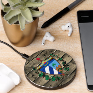 Cuba Rustic Wood Cuban Coat of Arms, flag Wireless Charger