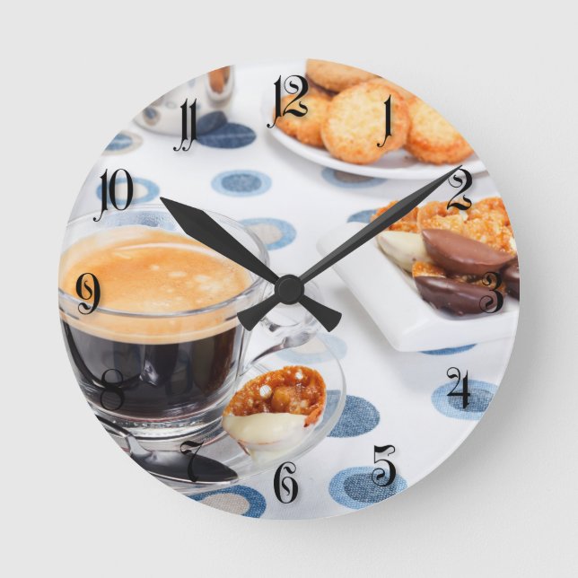 Cup of coffee and a cookie round clock (Front)