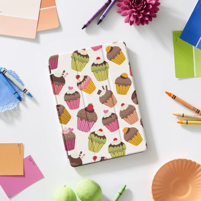 Cupcake Pattern, Muffin Pattern, Chocolate, Hearts iPad Pro Cover (Desk)