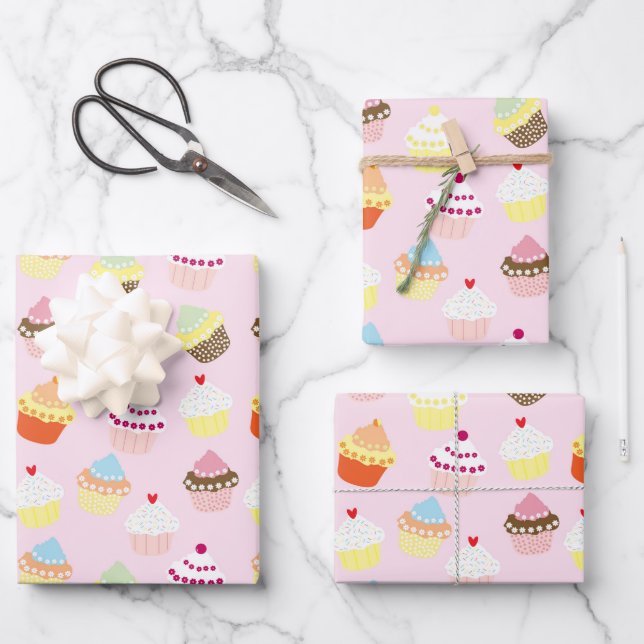 Cupcakes on pink wrapping paper sheets (Front)
