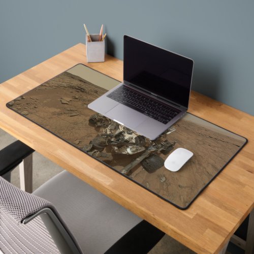 Curiosity Rover On The Surface Of Mars Desk Mat