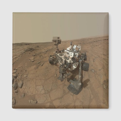 Curiosity Rover On The Surface Of Mars Magnet