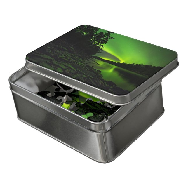 Curving Aurora Jigsaw Puzzle (Lid Open)