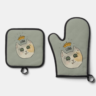 Custom Cat Name Art - Chubby White Cat with Crown Oven Mitt & Pot Holder Set