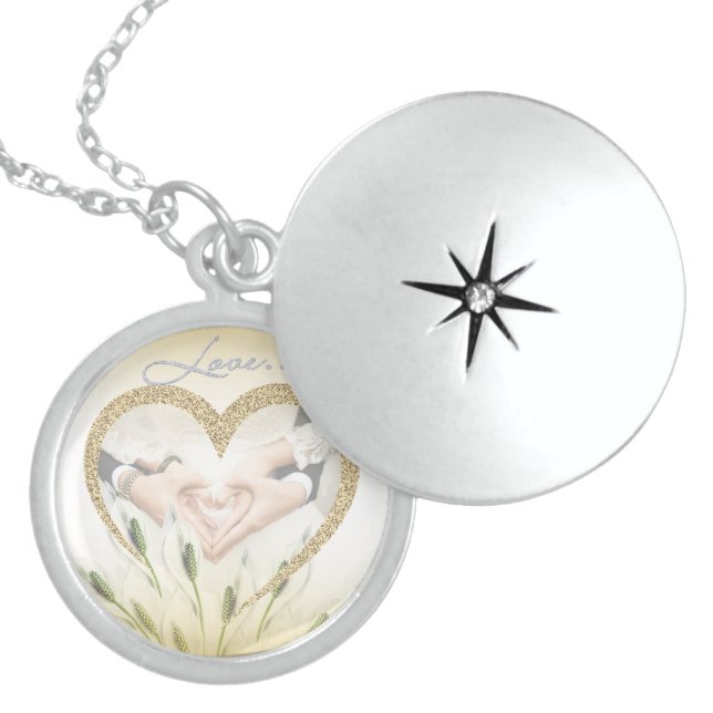 Custom Collar with Heart-Shape Photo Locket Necklace (Front)