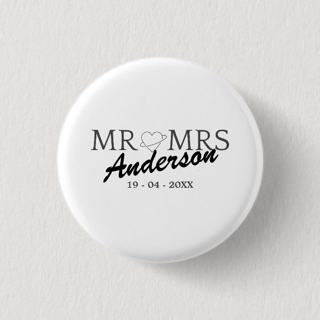 Custom Mr and Mrs Wedding Family gift Button (Front)