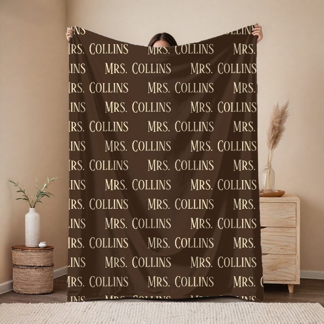 Custom Mrs & Mr Blanket, Wedding Gift for Hubby (Personalized Wedding Blanket – Romantic Mrs & Mr Gift for Newlyweds, Anniversary or Bride and Groom)