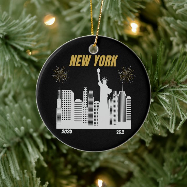 Custom New York 2024 Marathon Runner Gift Ceramic Ornament (Tree)
