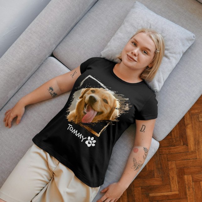 Custom Pet Photo & Name T-Shirt with Modern Typogr (Custom Pet Photo & Name T-Shirt with Modern Typography)