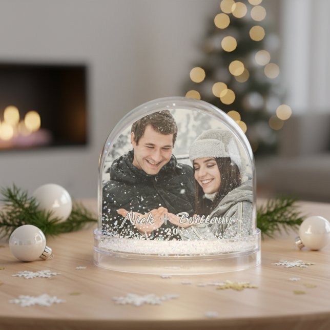 Custom Photo Couple Personalized Christmas Snow Globe (Custom Photo Couple Personalized Christmas Snow Globe)