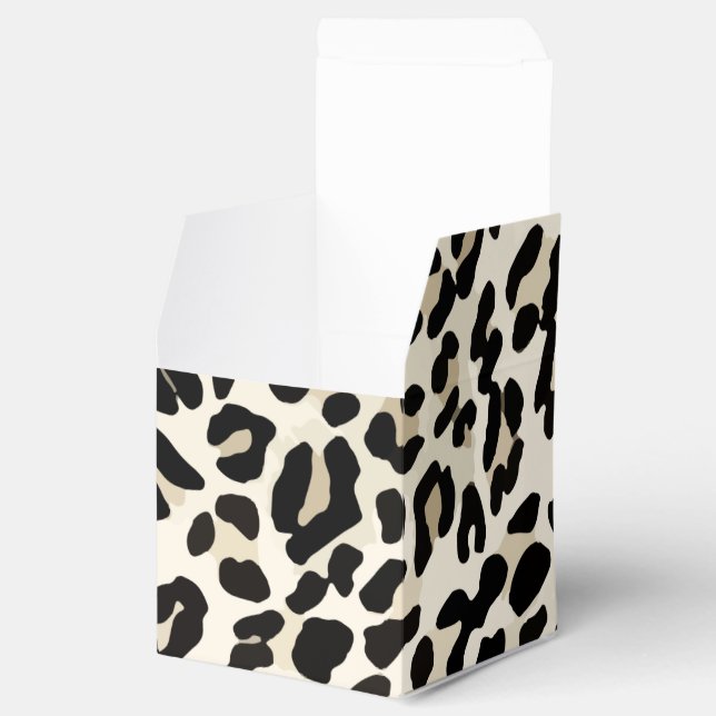 Customizable Leopard Print Favor Box (Opened)