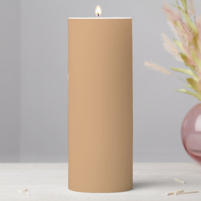 Customizable Warm Sand Pillar Candle – Elegant (In Situ)